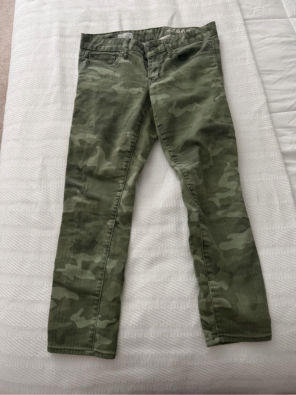 GAP Women's Skinny Camouflage Jeans in Olive Green